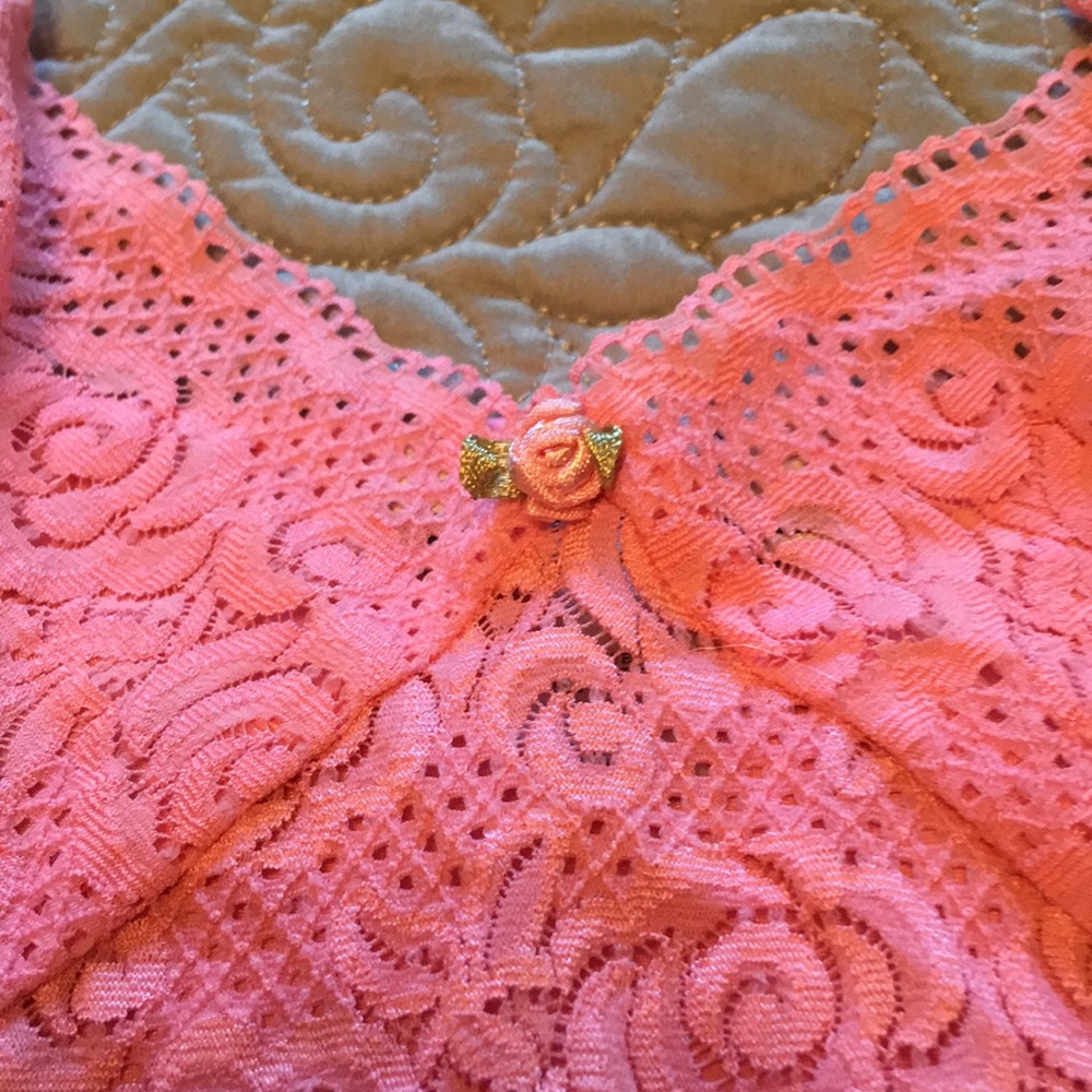 Pretty in pink - Picture 3 of 3